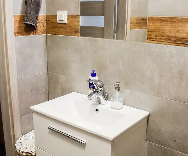 Modern Business Close To Center Check In 24h Διαμέρισμα *