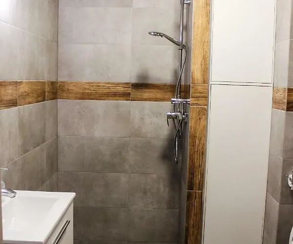 Modern Business Close To Center Check In 24h * Πόζναν